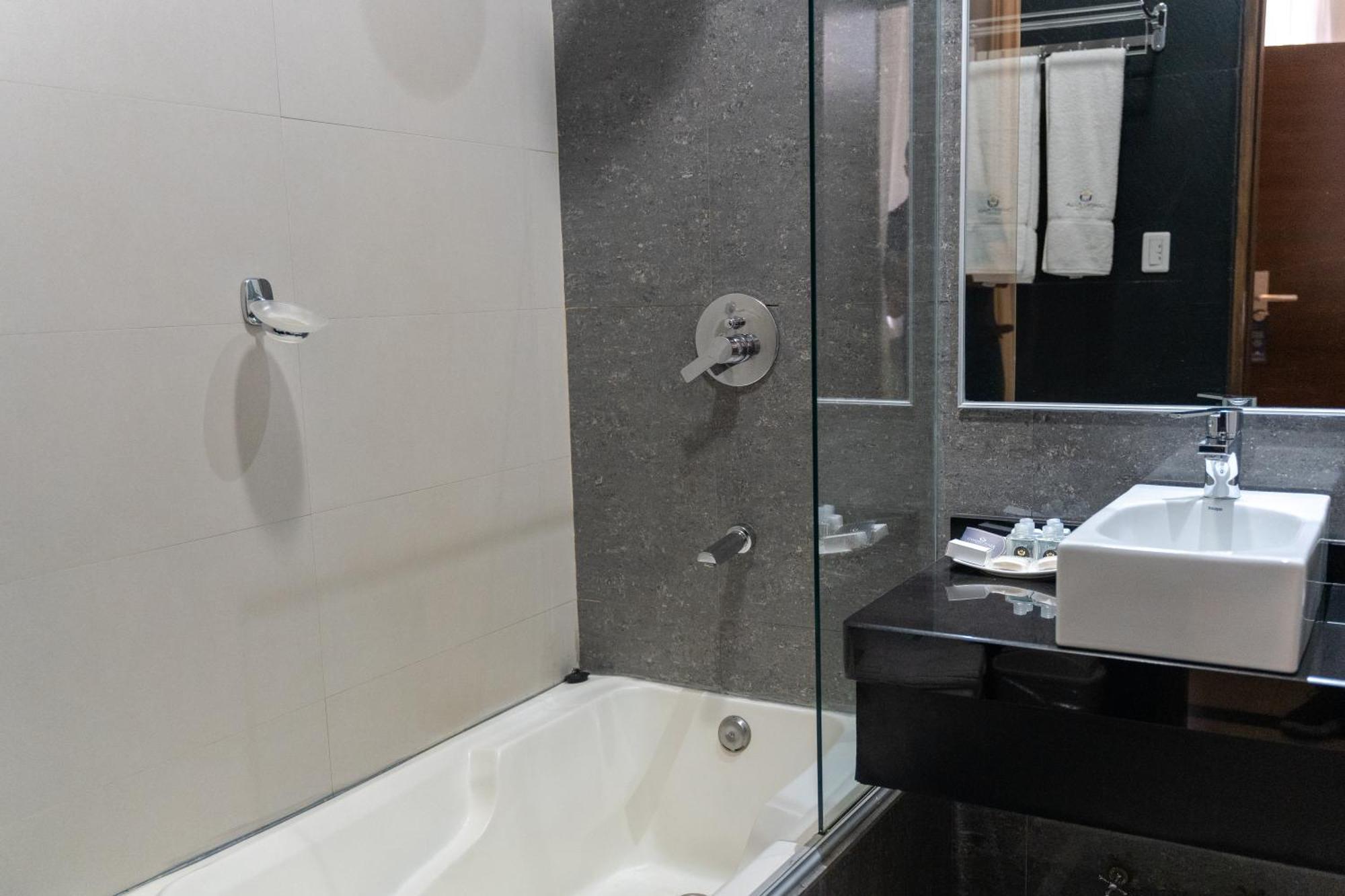 Hotel Camino Plaza à Cochabamba Extérieur photo